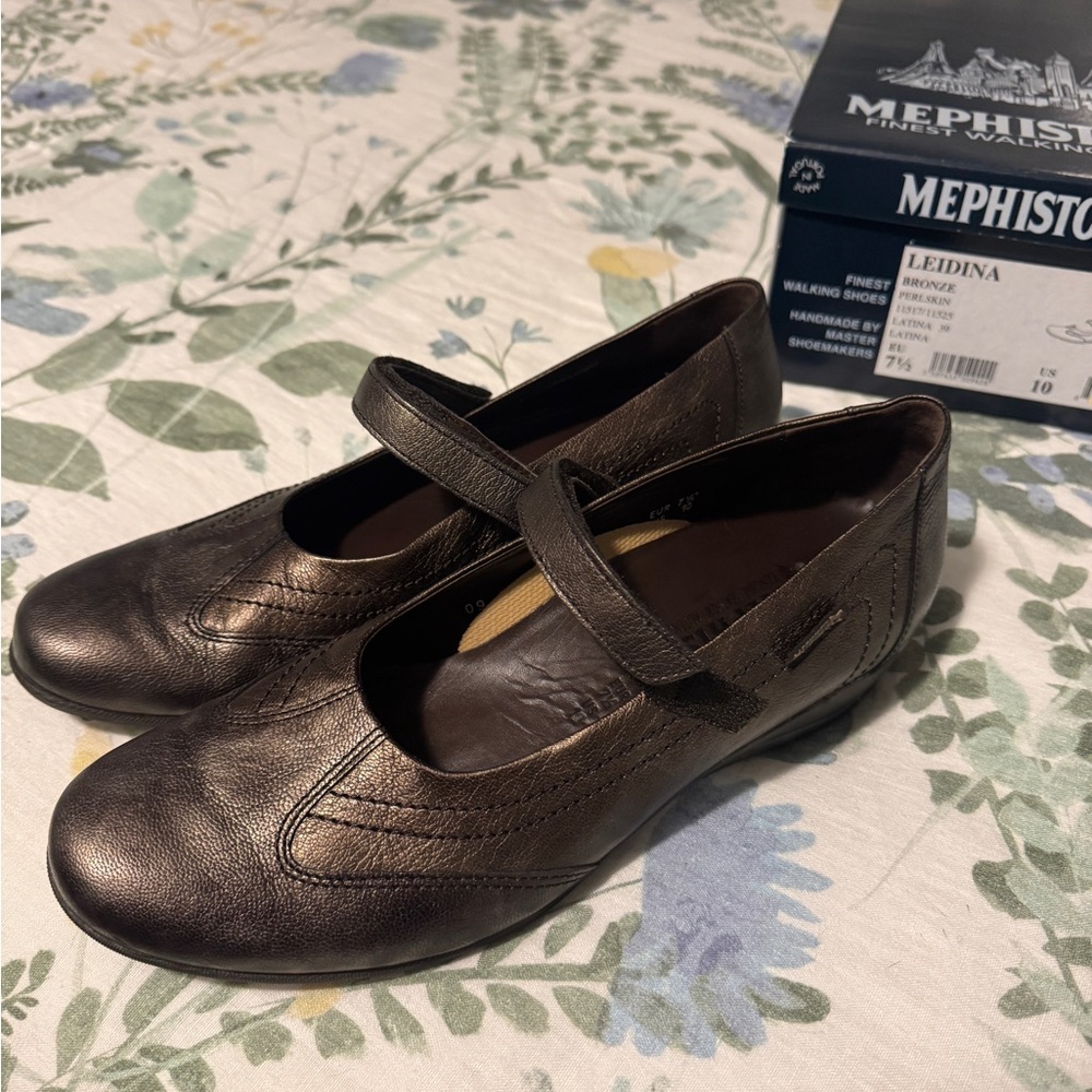 Bronze Mephisto shoes